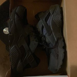 Nike huarache size 8.5 . Brand new
